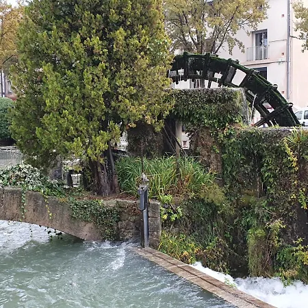 Apartment Le Nid'isle - Stationnement Prive Gratuit - Wi-fi Performant - Climatisation L'Isle-sur-la-Sorgue